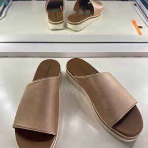 Adrienne Vittadini Women's shoes Size 8